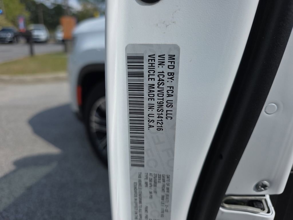 Used 2022 Jeep Wagoneer Series III w/ Flexible Seating Group image 40