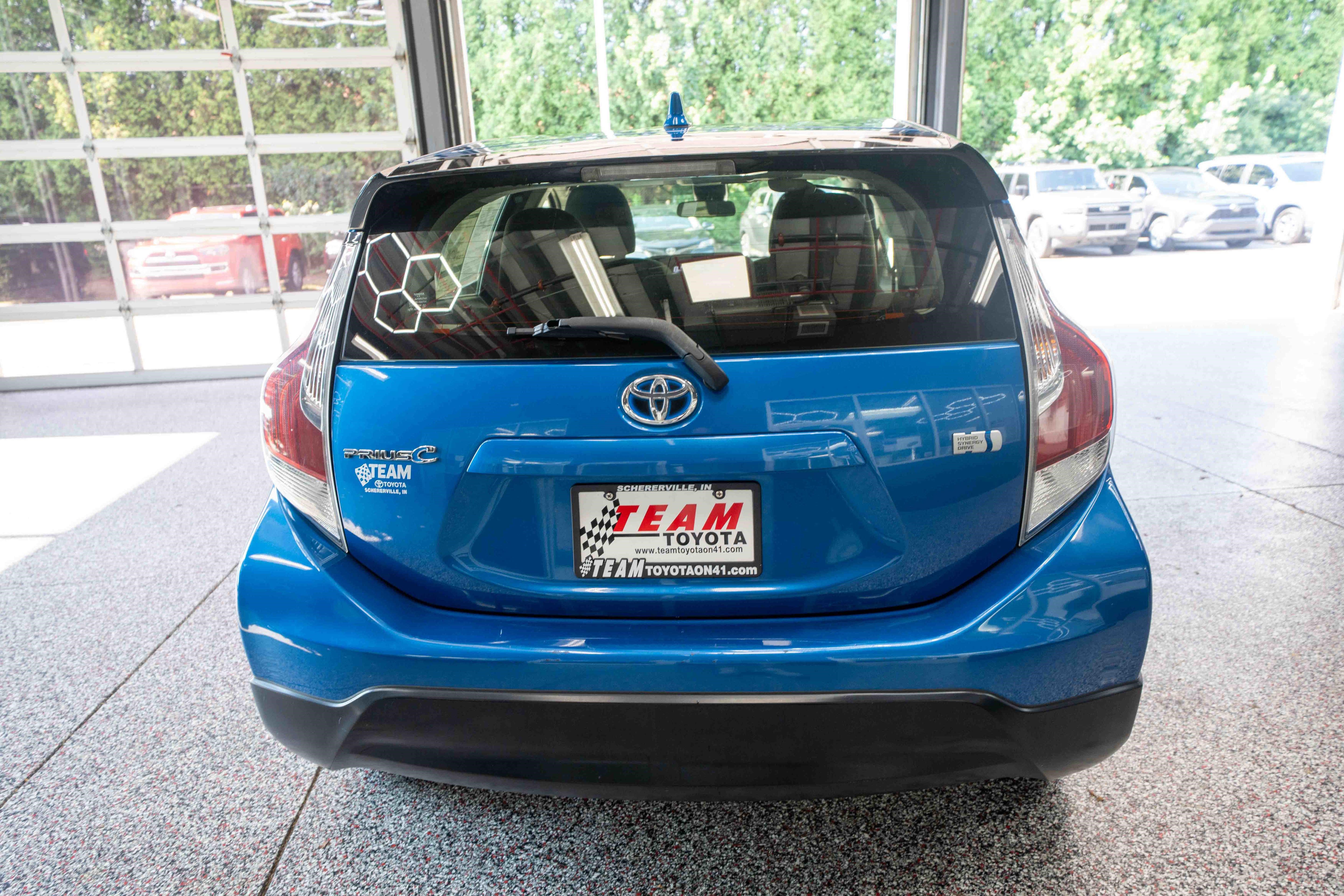 Used 2017 Toyota Prius C Two FWD image 2