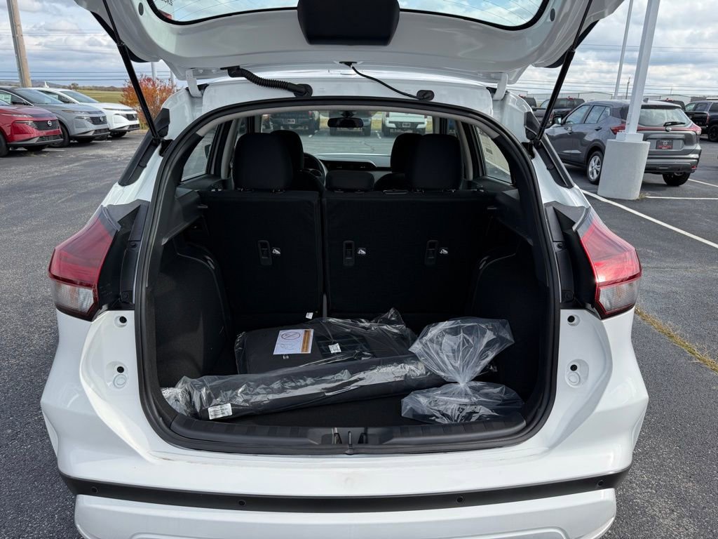New 2025 Nissan Kicks Play S image 35