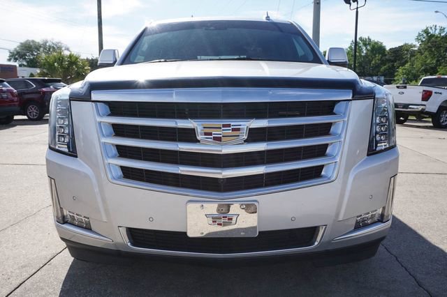 Used 2018 Cadillac Escalade Luxury AWD/4WD image 12