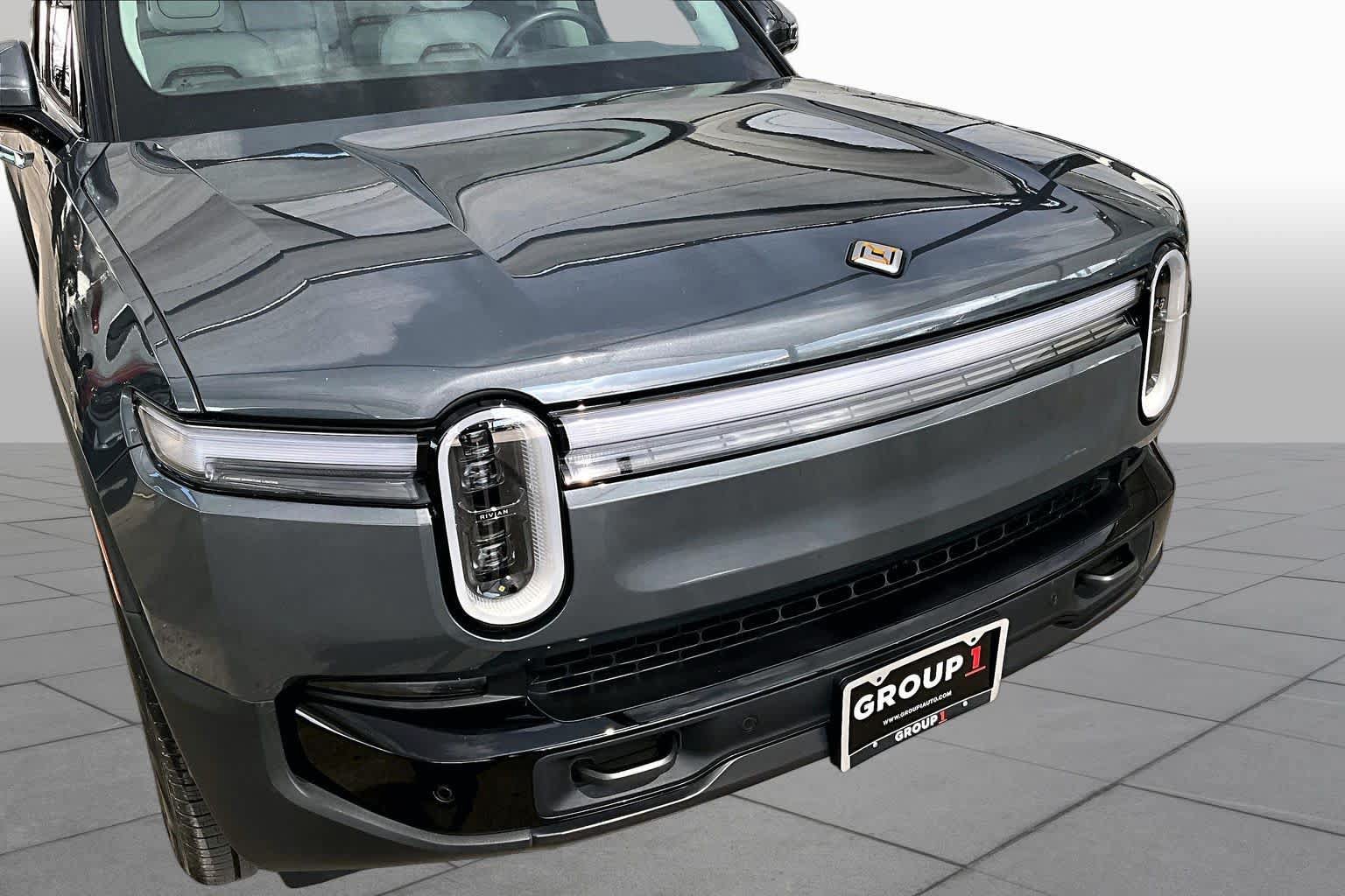 Used 2025 Rivian R1S Premium Dual AWD/4WD image 28