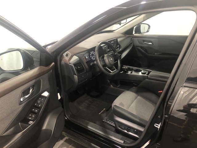 Used 2021 Nissan Rogue SV image 7