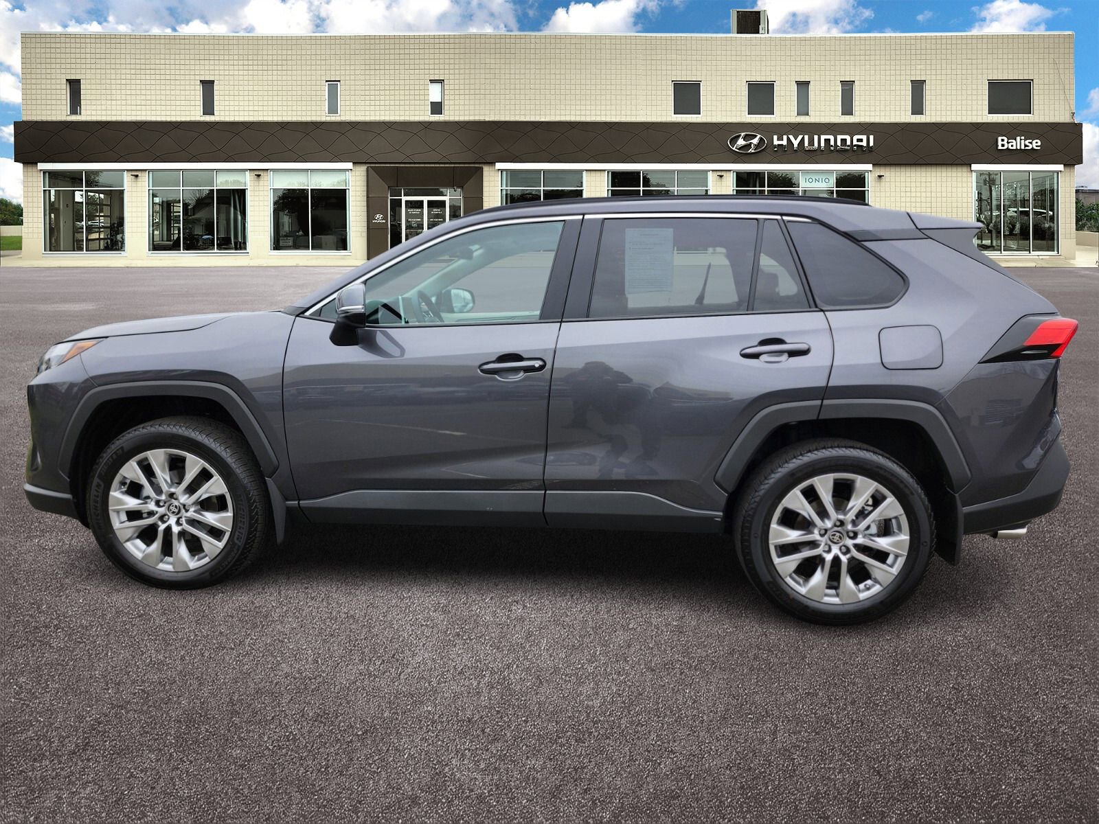 Used 2025 Toyota RAV4 XLE Premium image 6