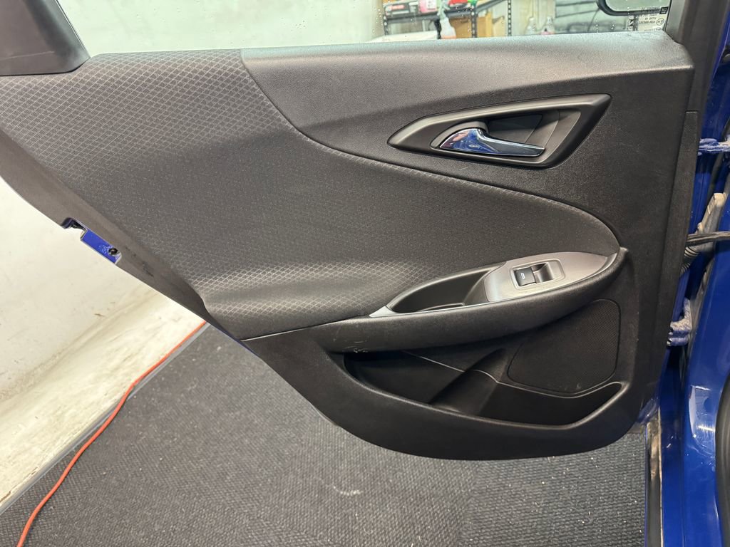 Used 2023 Chevrolet Malibu LT FWD image 16