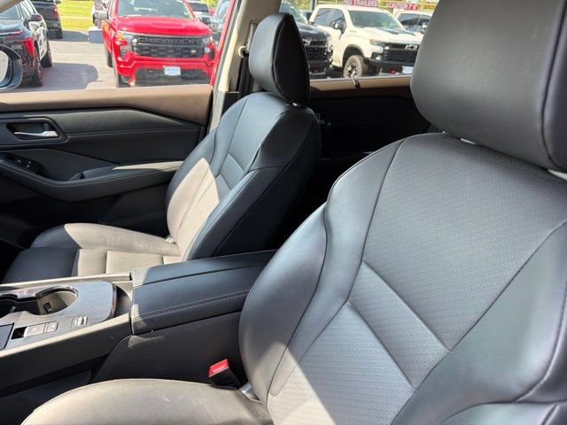 Used 2023 Nissan Rogue SV w/ SV Premium B Package FWD image 10