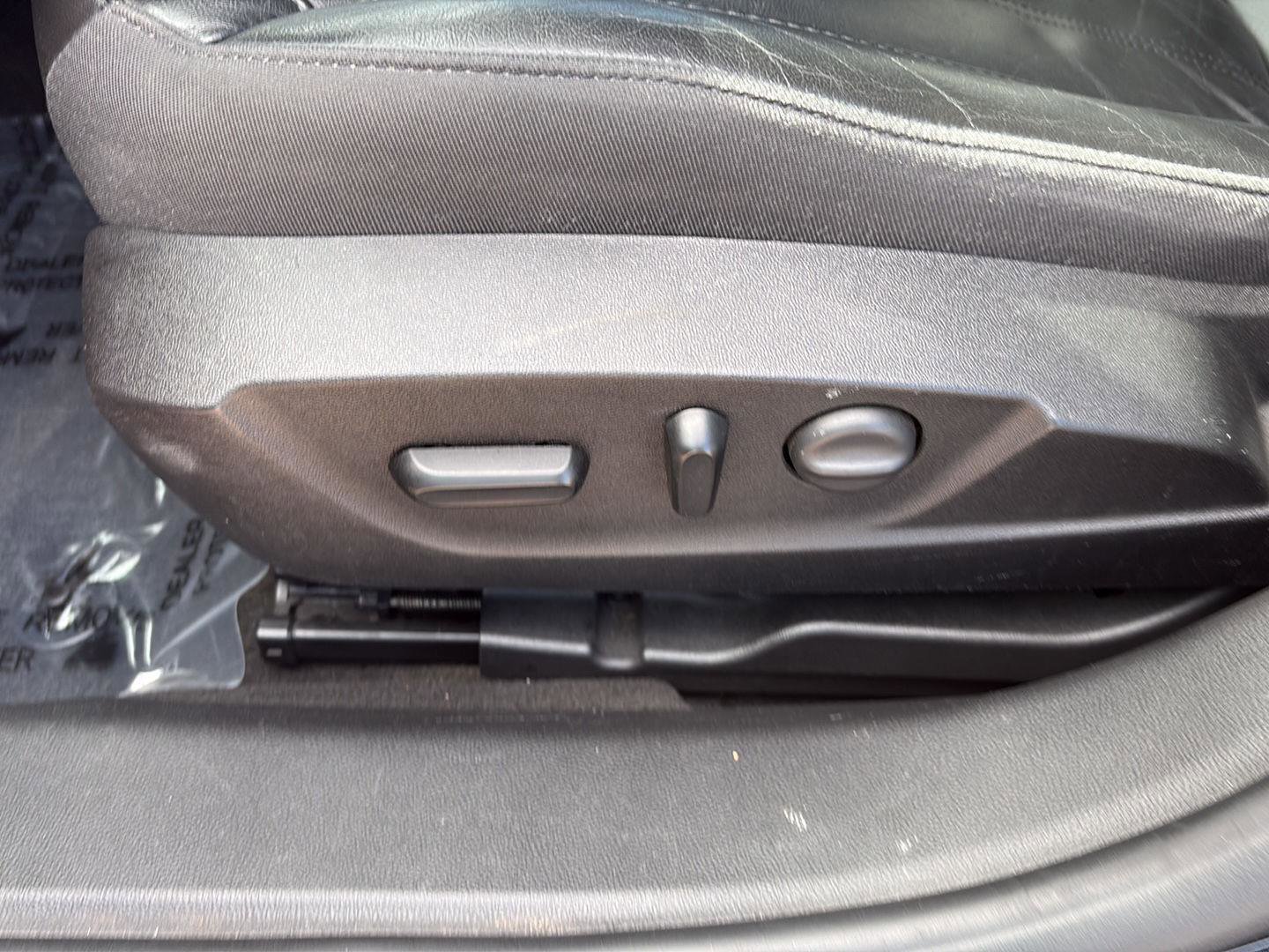 Used 2017 Buick Regal Sport Touring image 7