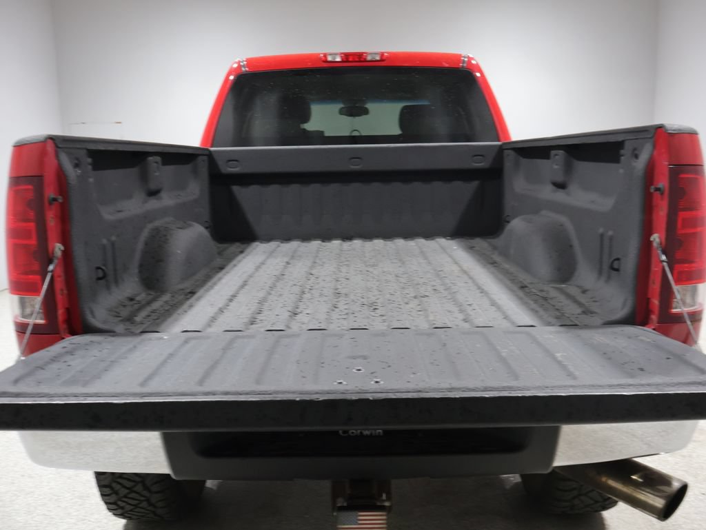 Used 2010 GMC Sierra 2500 SLE AWD/4WD image 4