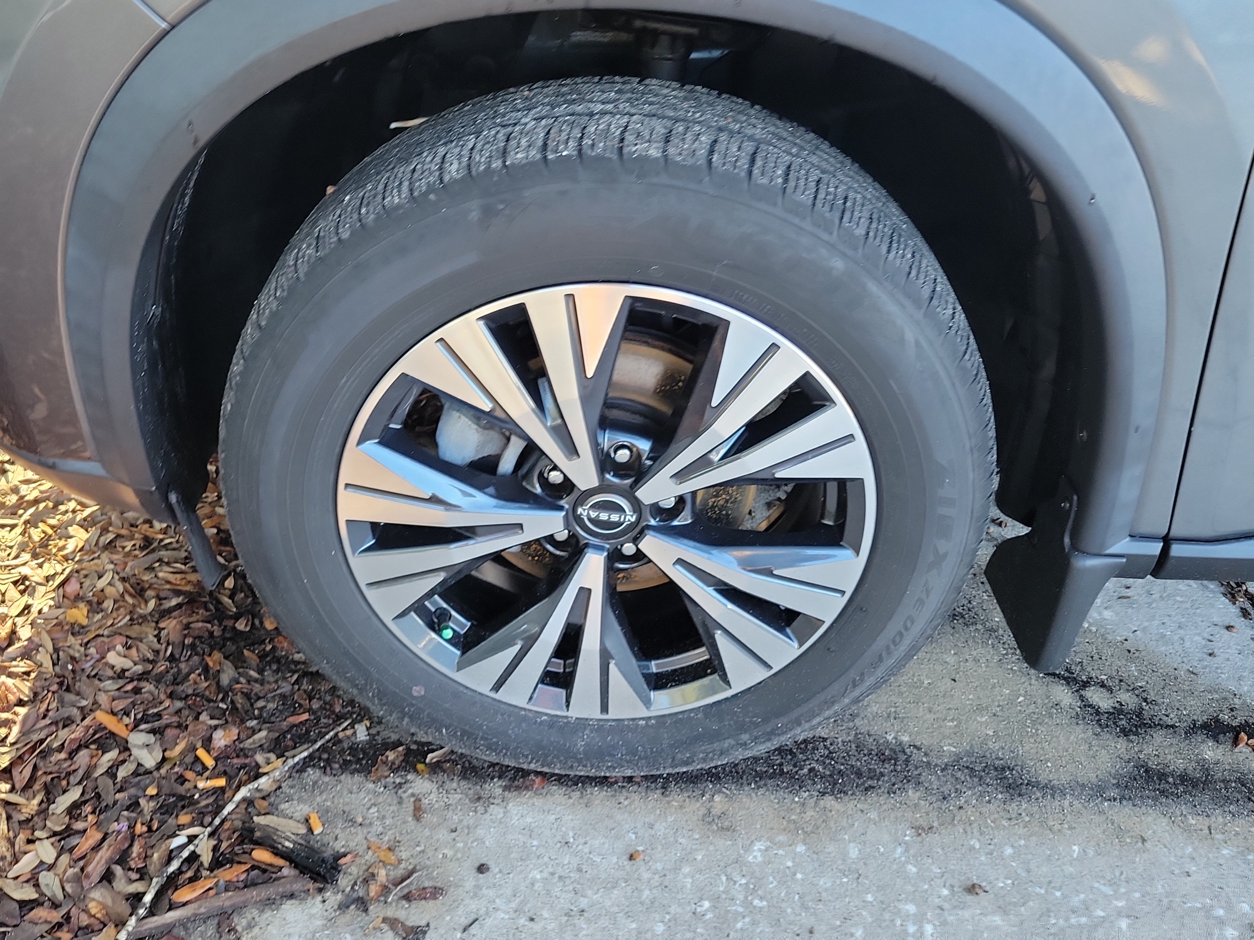 Certified 2023 Nissan Rogue SV w/ SV Premium B Package FWD image 5