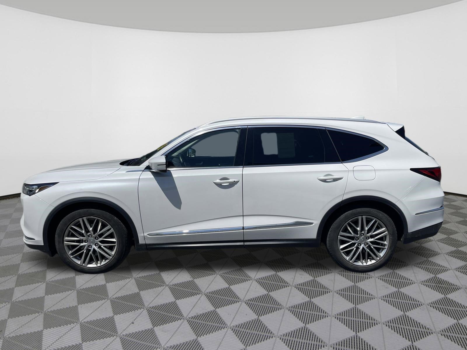 Used 2023 Acura MDX SH-AWD w/ Advance Package image 4