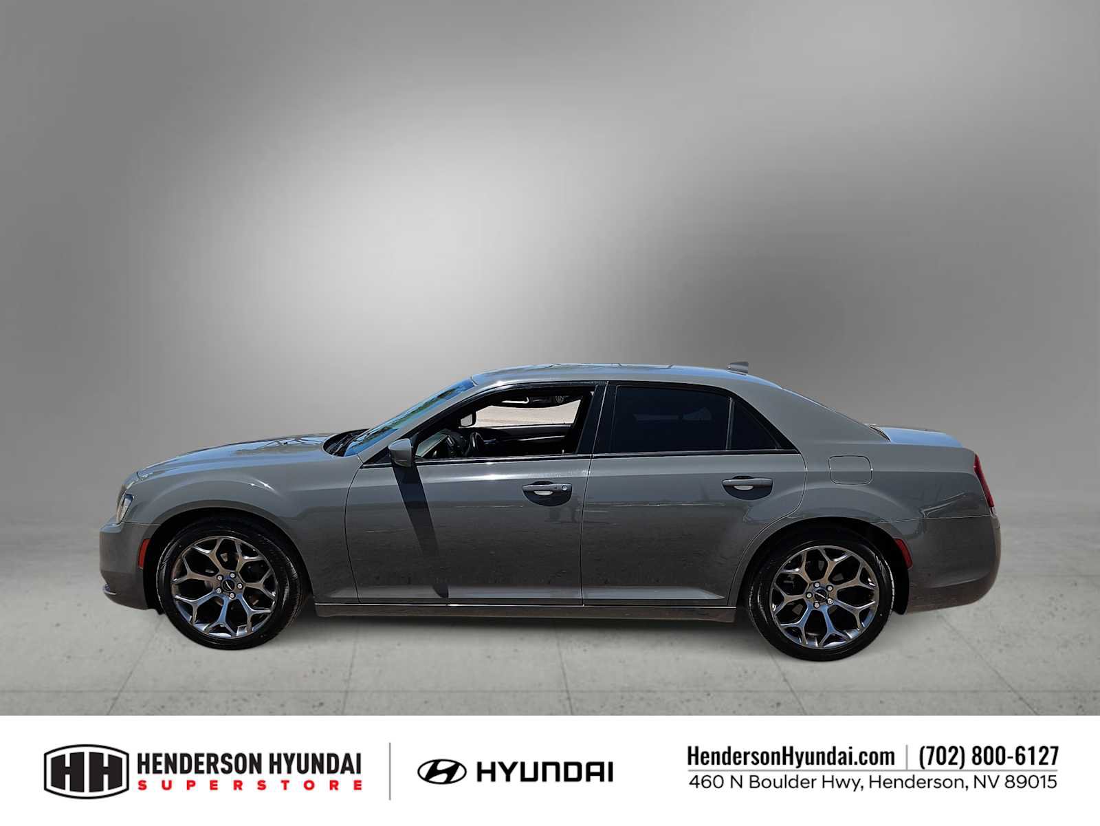 Used 2018 Chrysler 300 S w/ Beats Audio Group RWD image 5