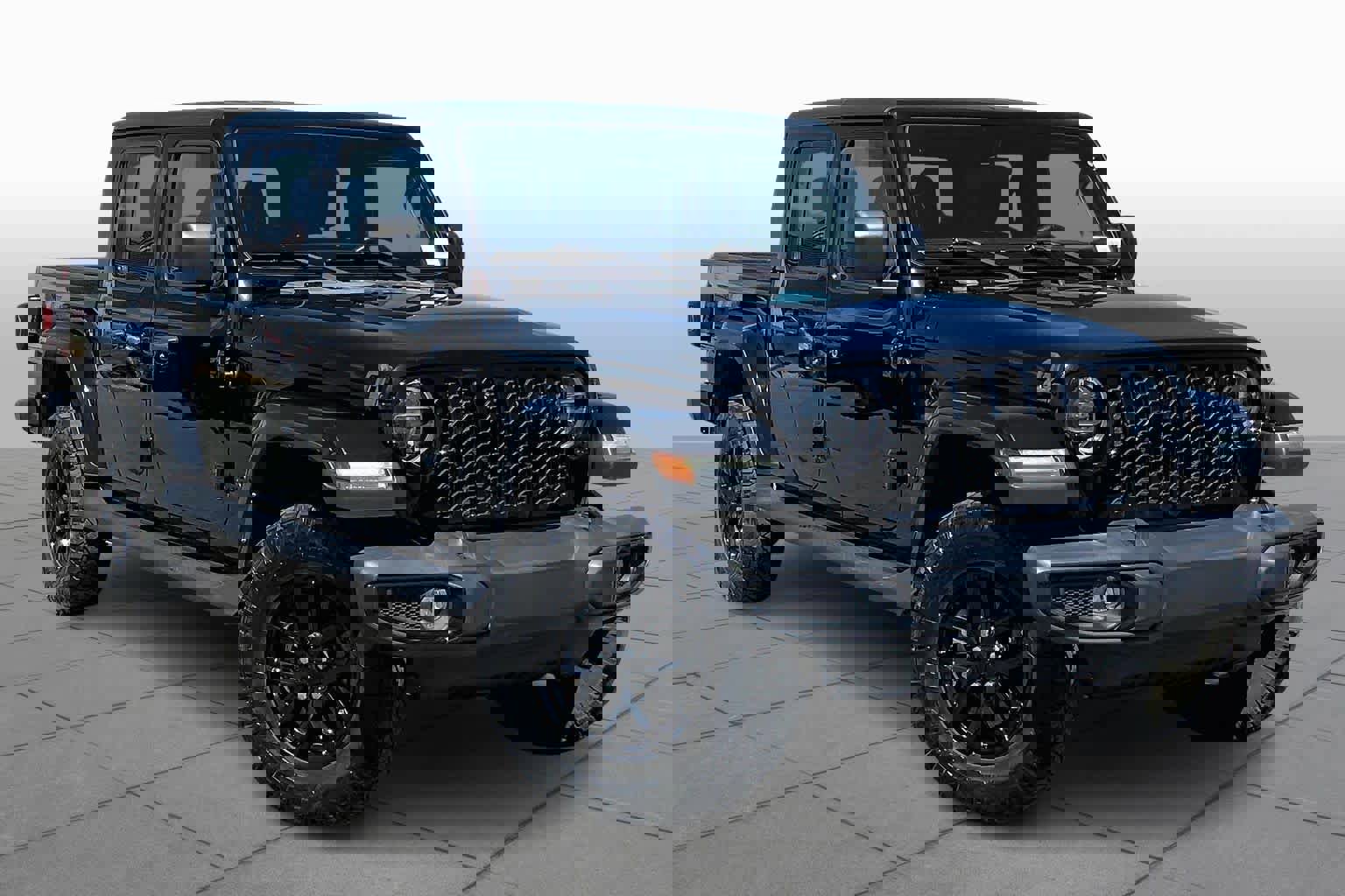 Used 2022 Jeep Gladiator Sport image 3