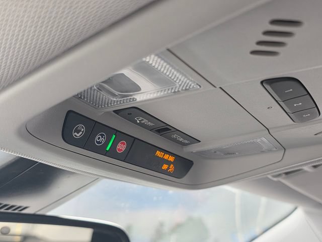 Used 2024 Chevrolet Blazer LT FWD image 31