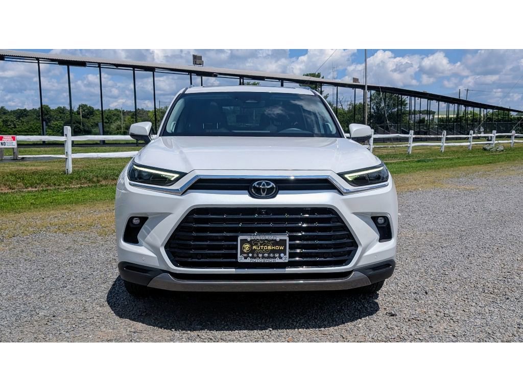 Used 2024 Toyota Grand Highlander Limited image 2