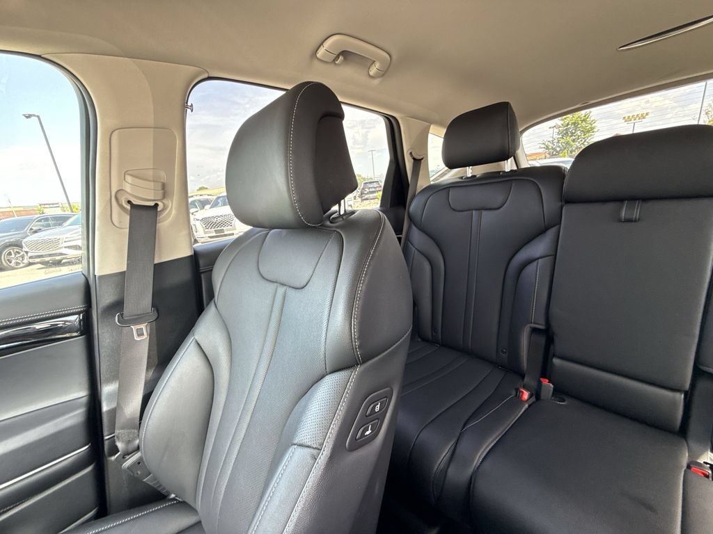 Used 2025 Genesis GV80 2.5T Standard AWD/4WD image 12