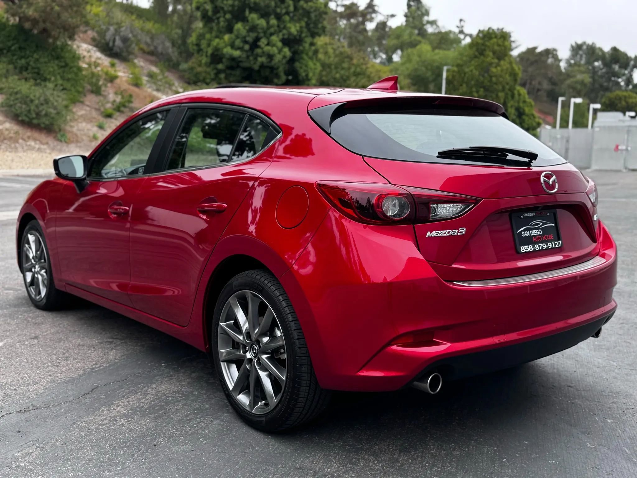 Used 2018 MAZDA MAZDA3 Grand Touring image 24