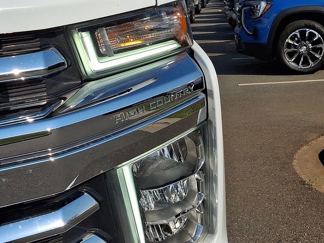Used 2022 Chevrolet Silverado 2500 High Country AWD/4WD image 9
