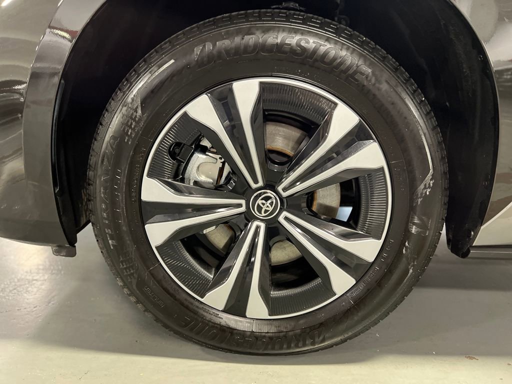 Certified 2025 Toyota bZ4X FWD image 9