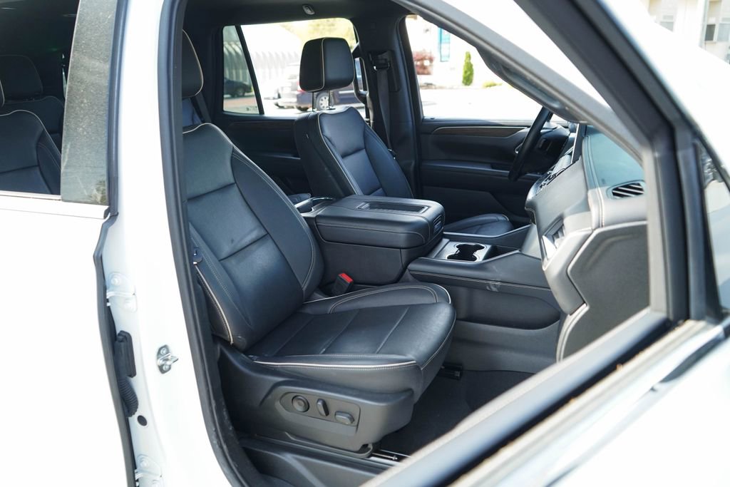 Used 2023 Chevrolet Tahoe Premier AWD/4WD image 32