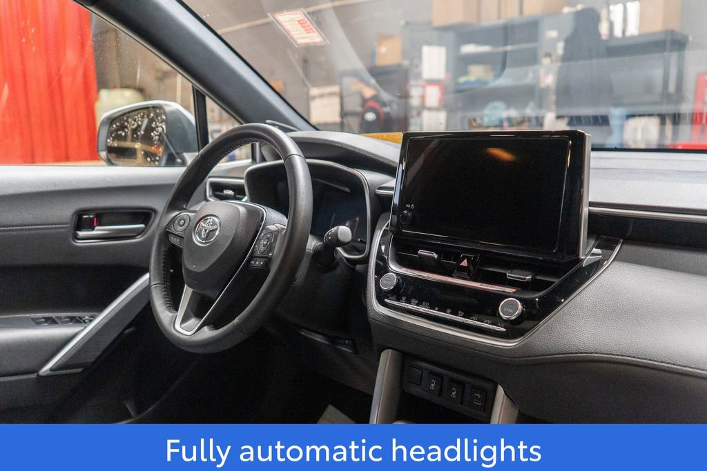 Used 2023 Toyota Corolla Cross XSE w/ Convenience Package image 12