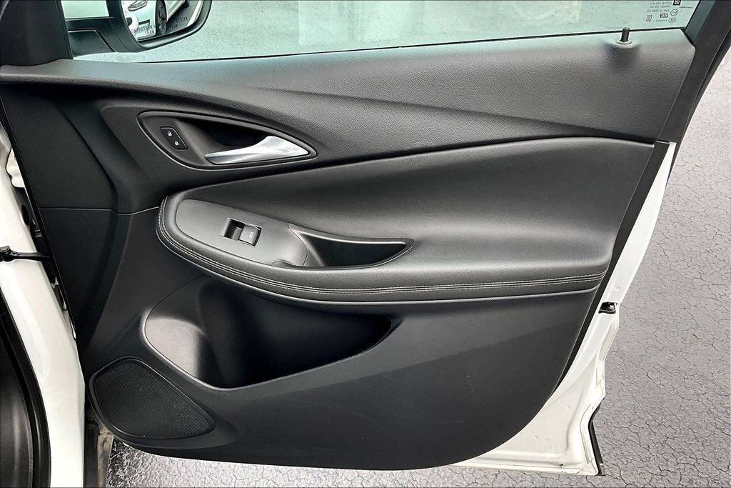 Used 2025 Buick Encore GX Preferred FWD image 29