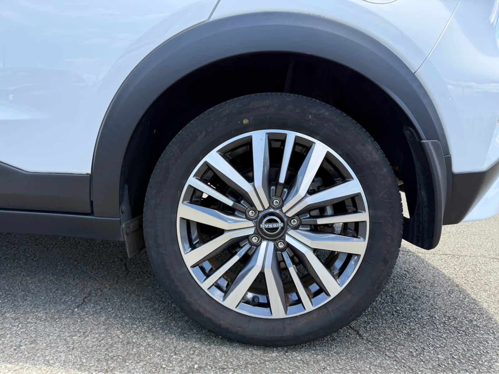 Used 2023 Nissan Kicks SV FWD image 5