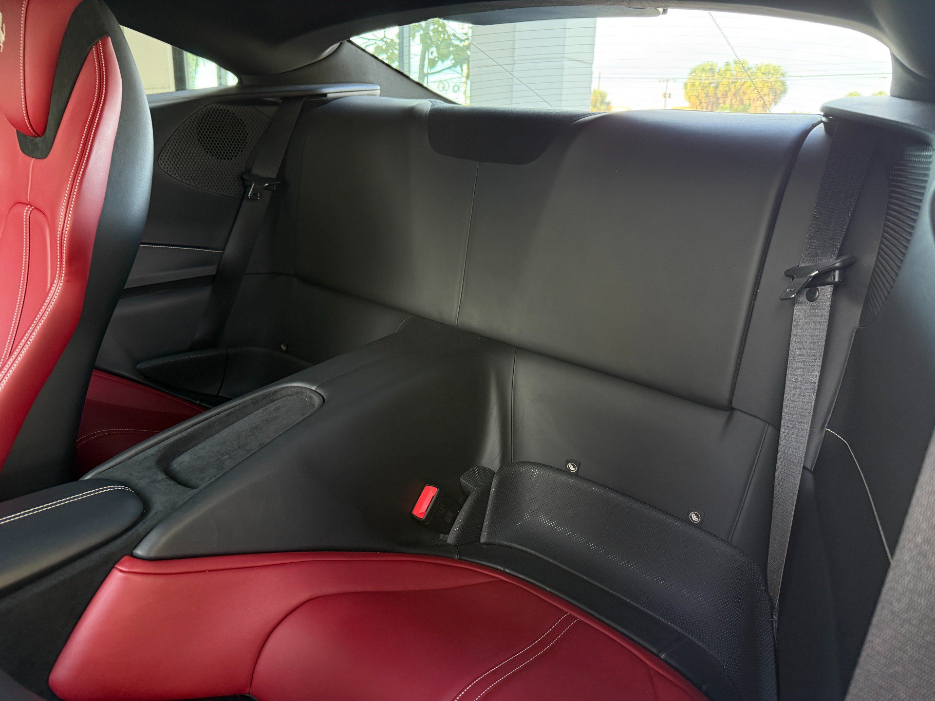 Used 2021 Ferrari Roma RWD image 27