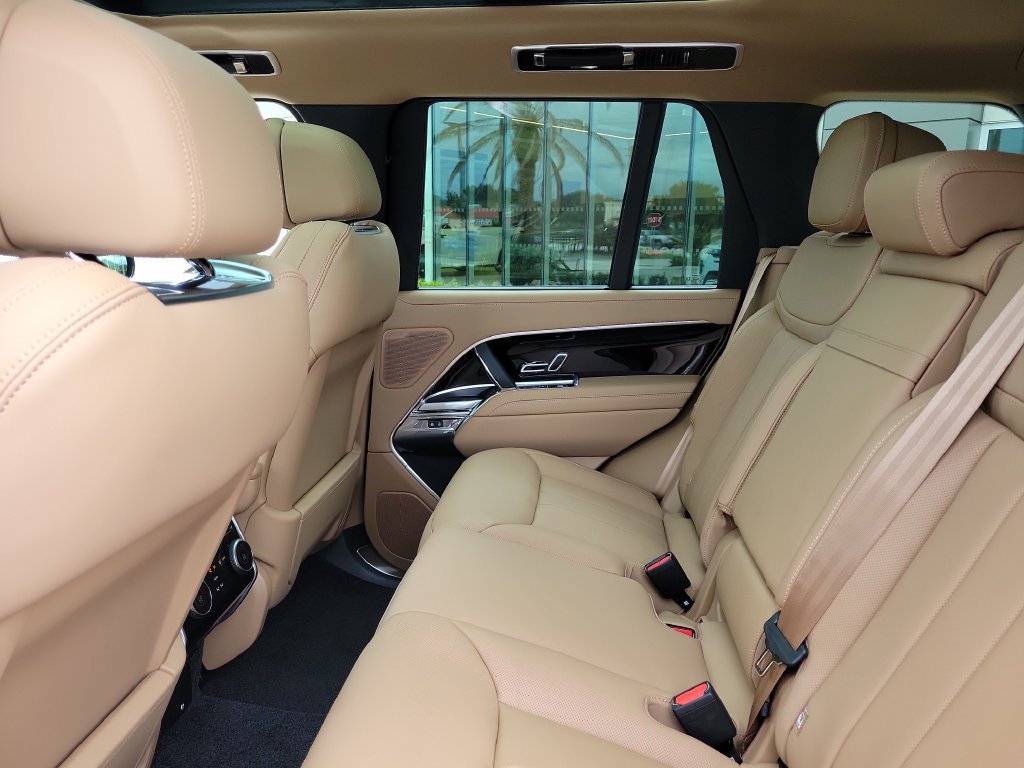 New 2027 Land Rover Range Rover SE AWD/4WD image 16