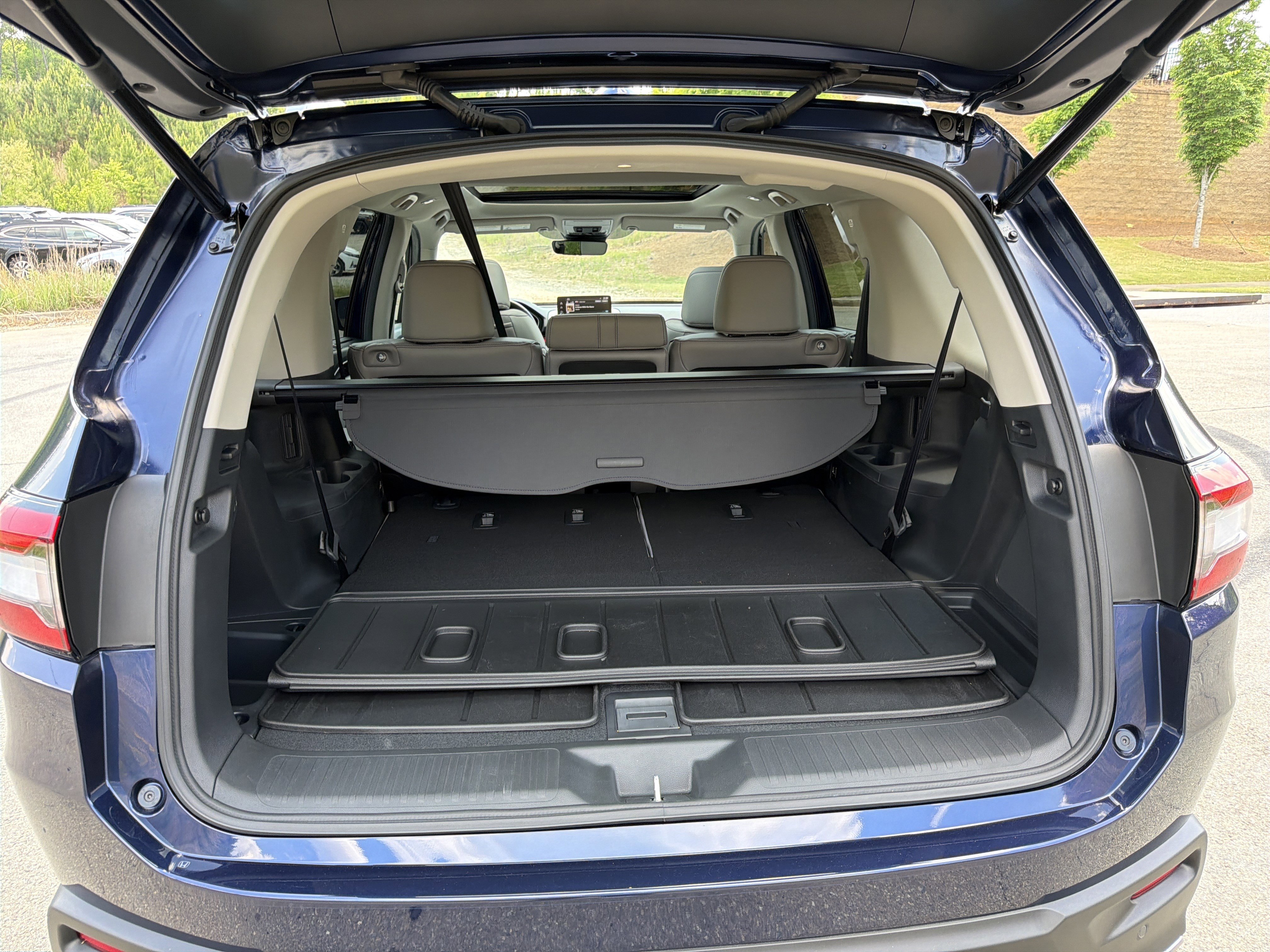 Used 2025 Honda Pilot Elite image 18