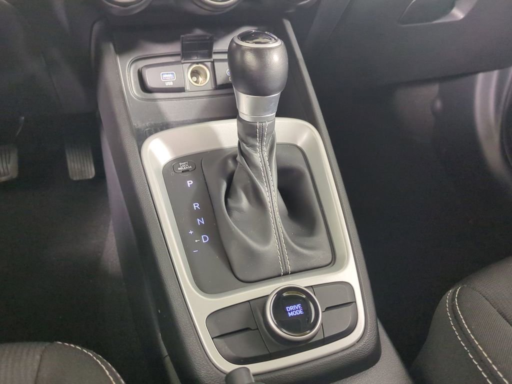 Certified 2023 Hyundai Venue SEL w/ Cargo Package image 20