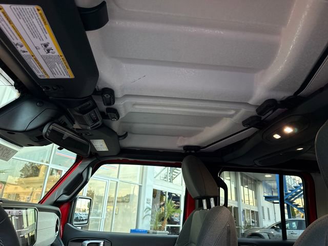 Used 2025 Jeep Wrangler Unlimited Sahara w/ Safety Group image 20