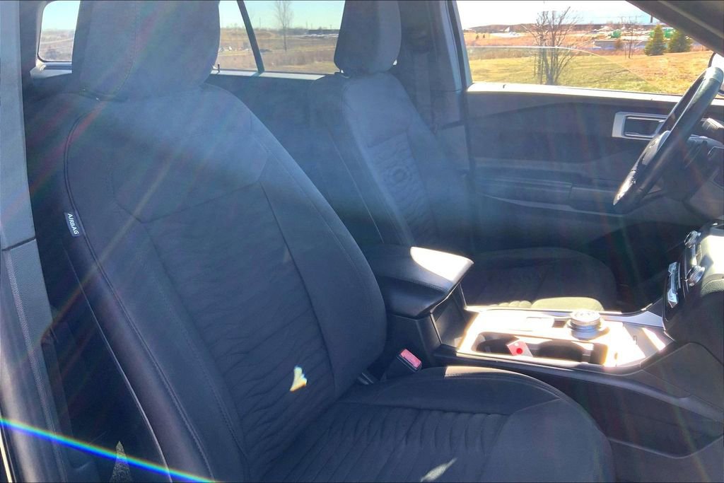 Used 2020 Ford Explorer XLT image 22