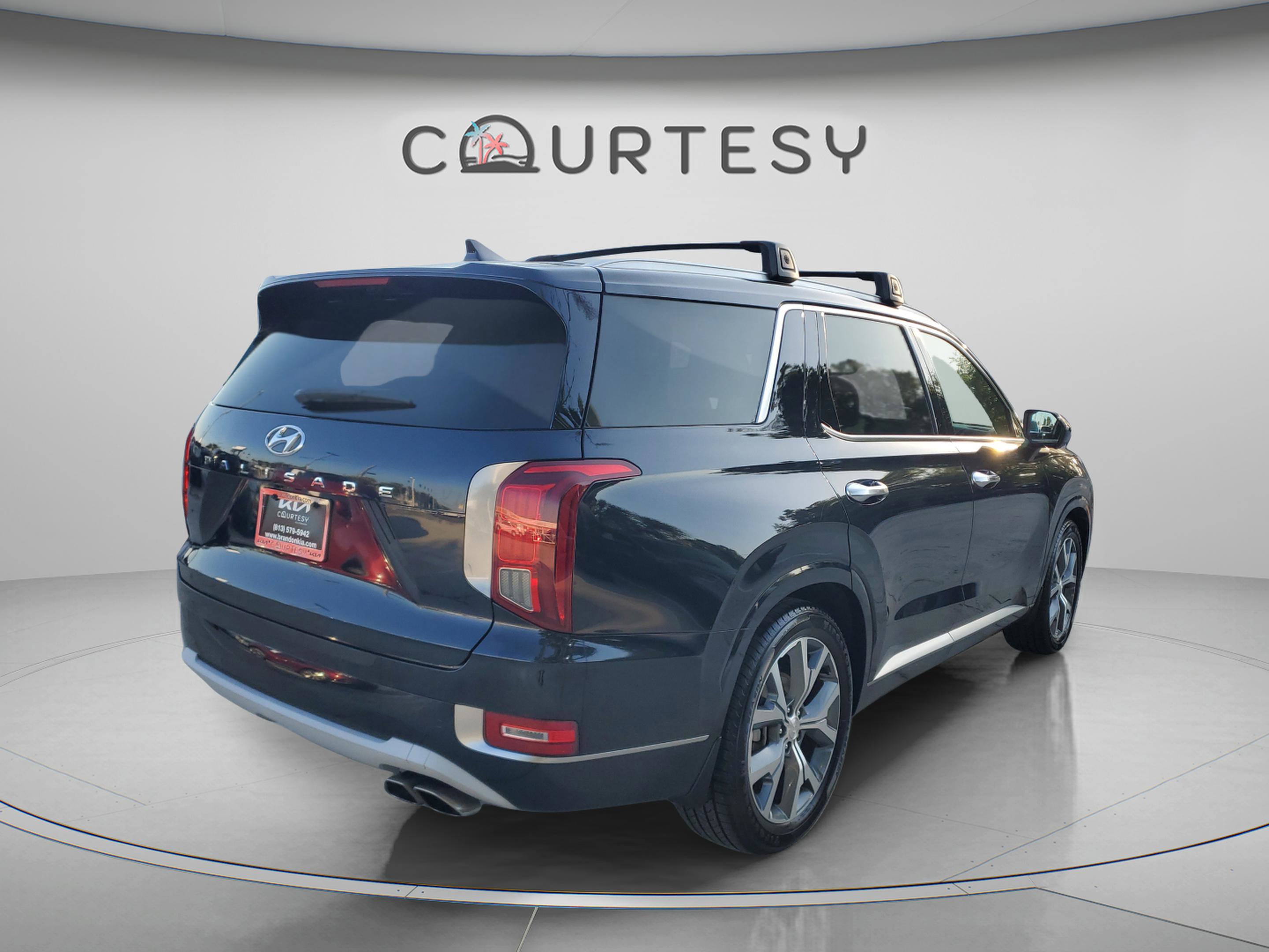 Used 2021 Hyundai Palisade Limited w/ Cargo Package FWD image 3