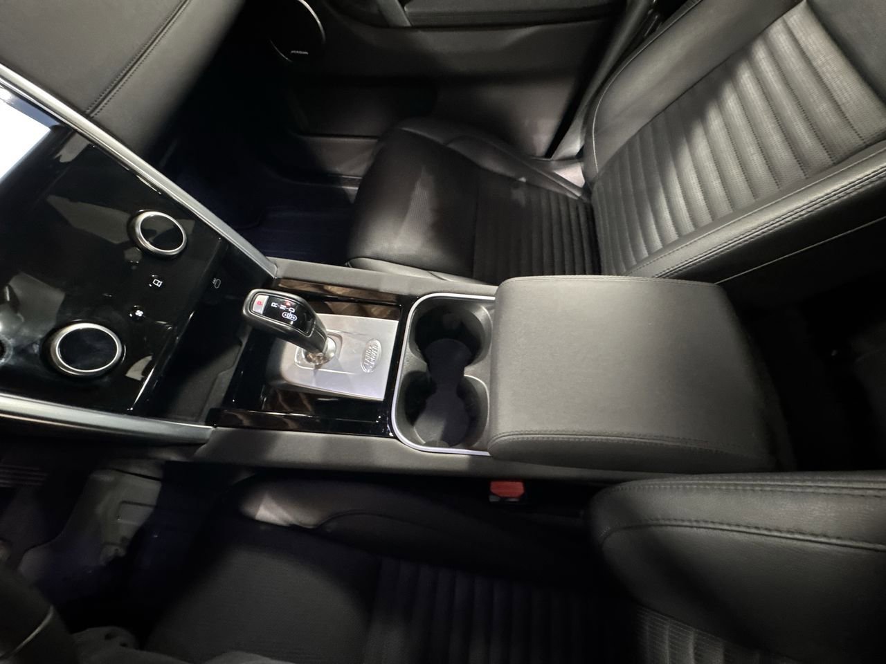 Used 2022 Land Rover Discovery Sport S image 28