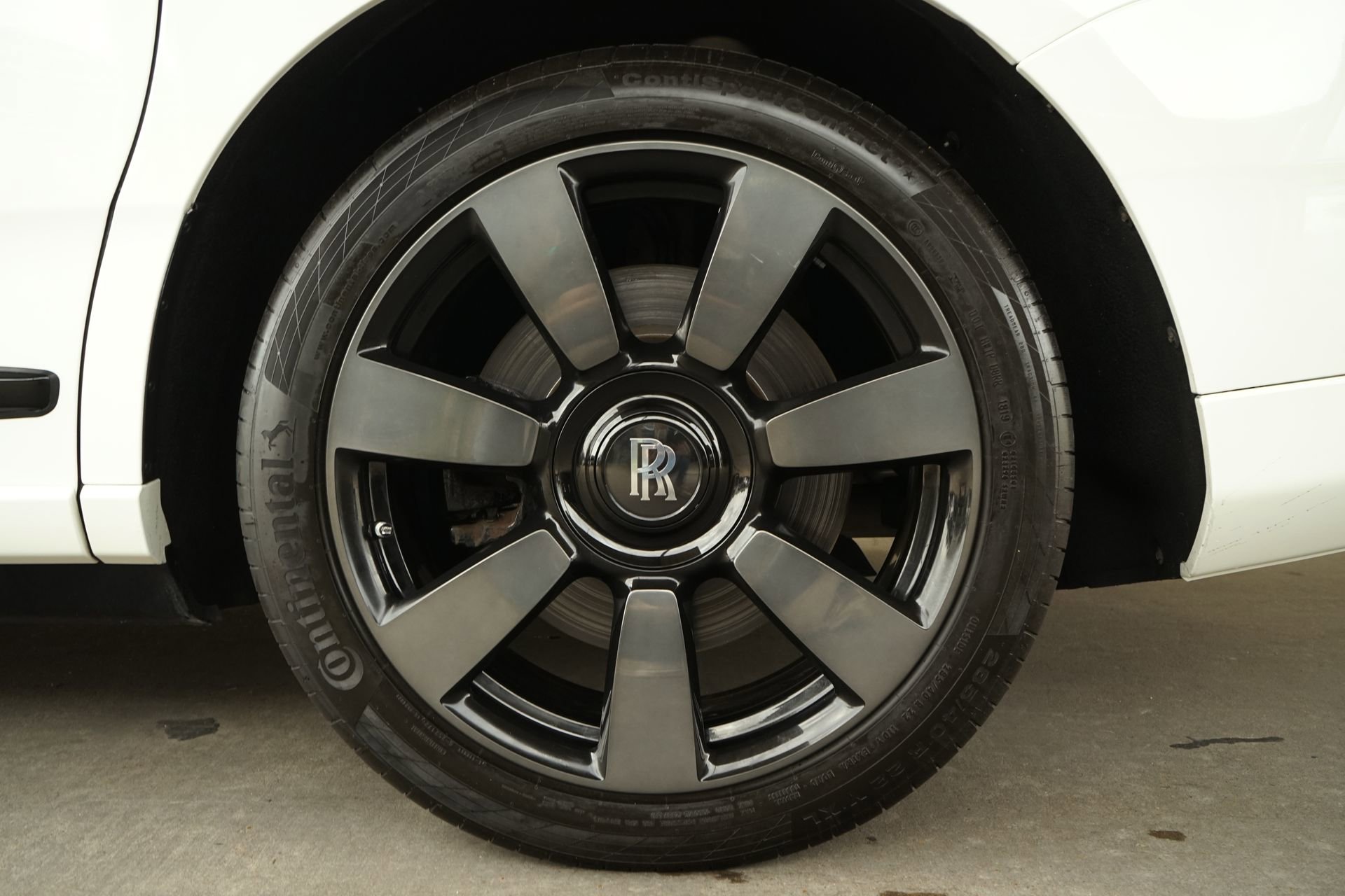 Used 2019 Rolls-Royce Cullinan AWD/4WD image 36