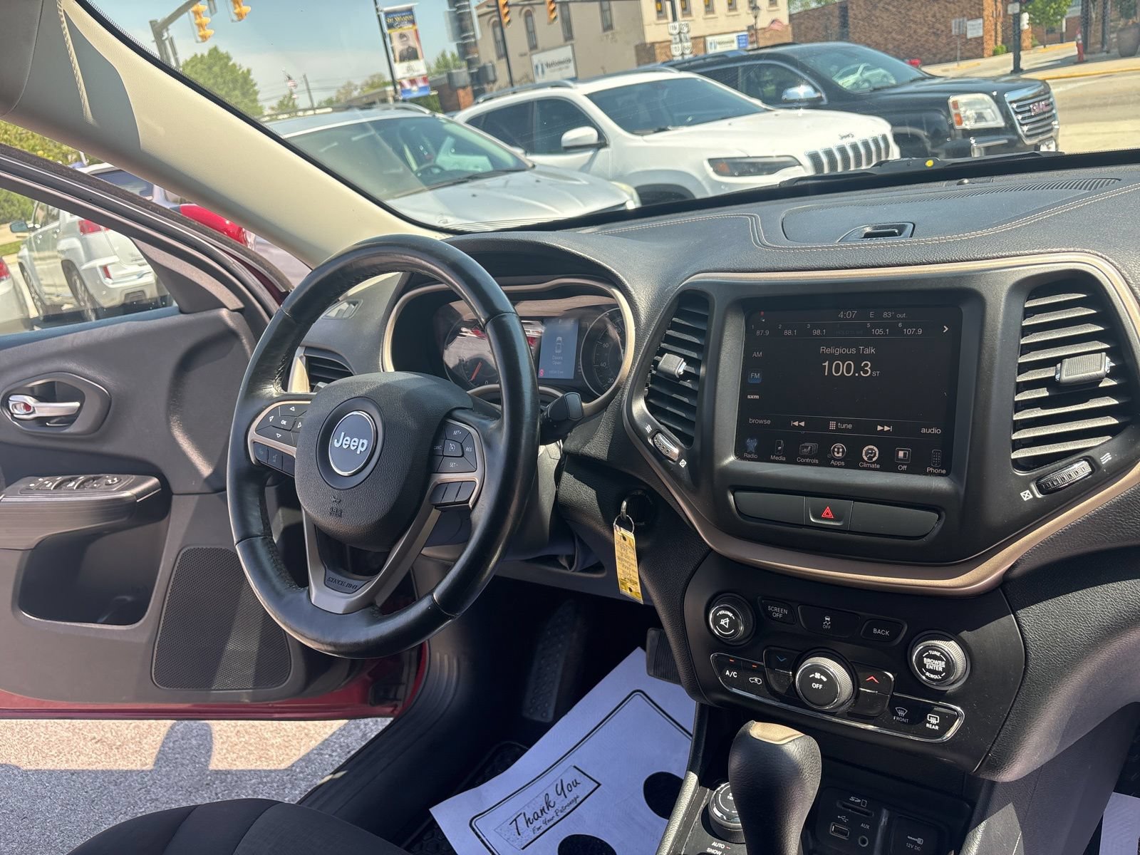 Used 2016 Jeep Cherokee Latitude w/ Cold Weather Group AWD/4WD image 19