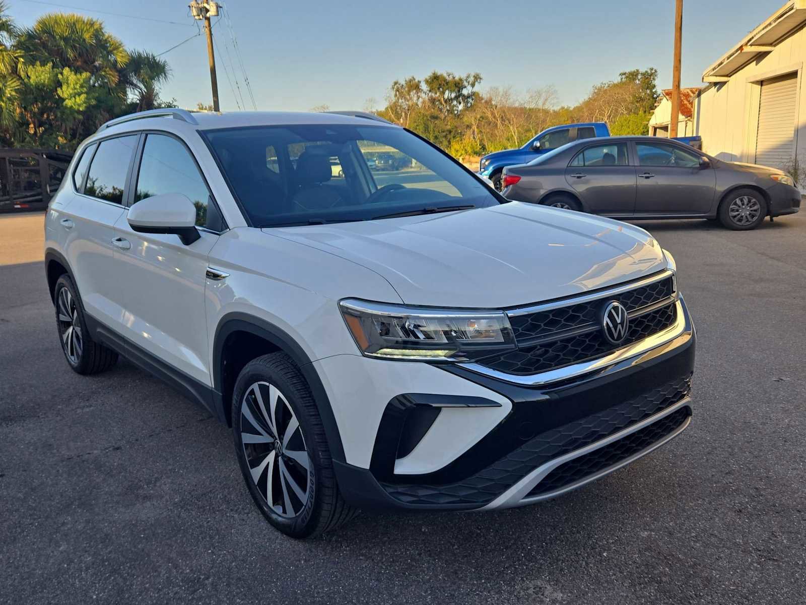 Used 2023 Volkswagen Taos SE image 16