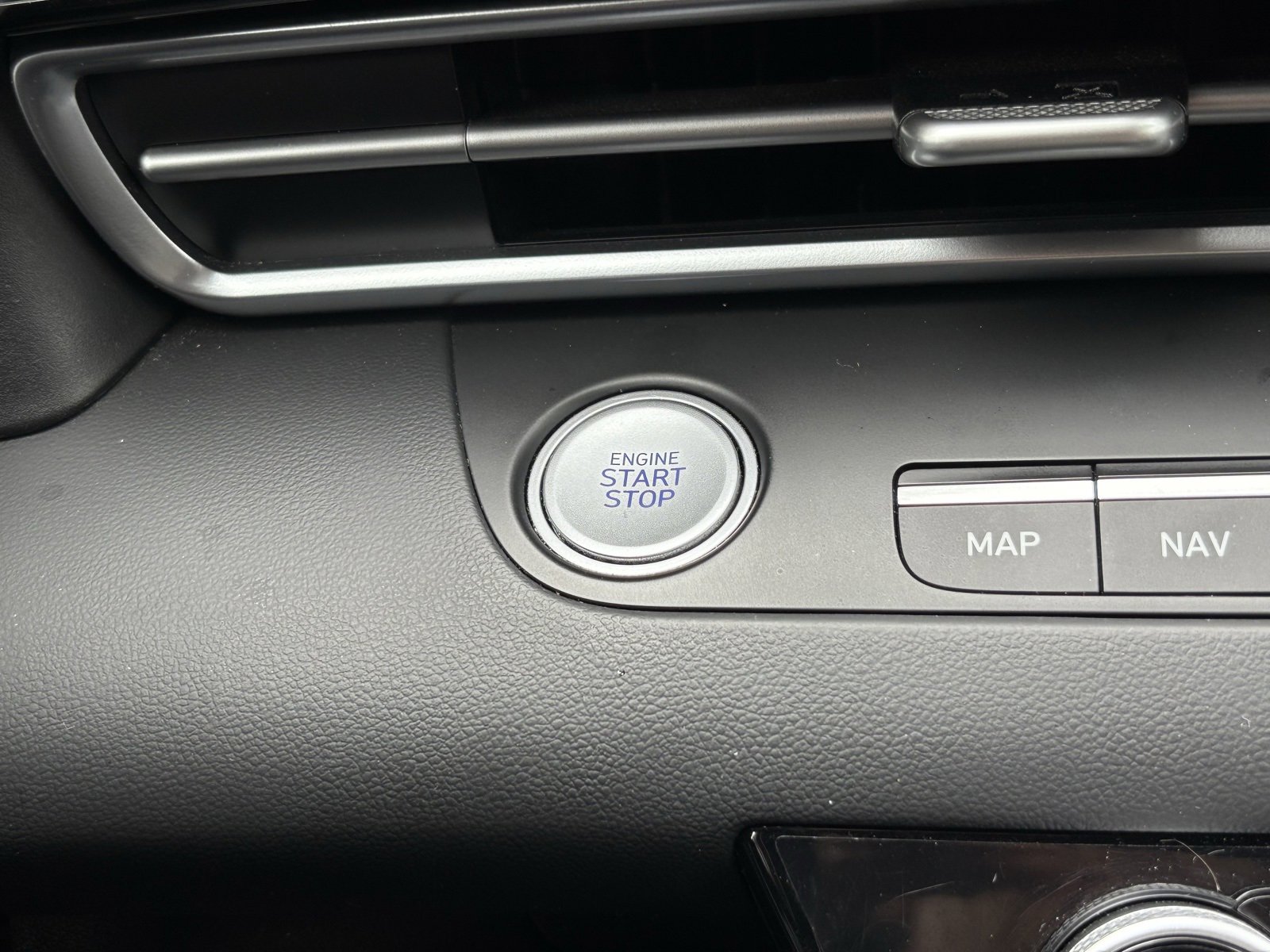 Used 2023 Hyundai Elantra SEL w/ Convenience Package image 6