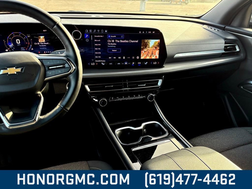 Used 2024 Chevrolet Traverse LT image 32