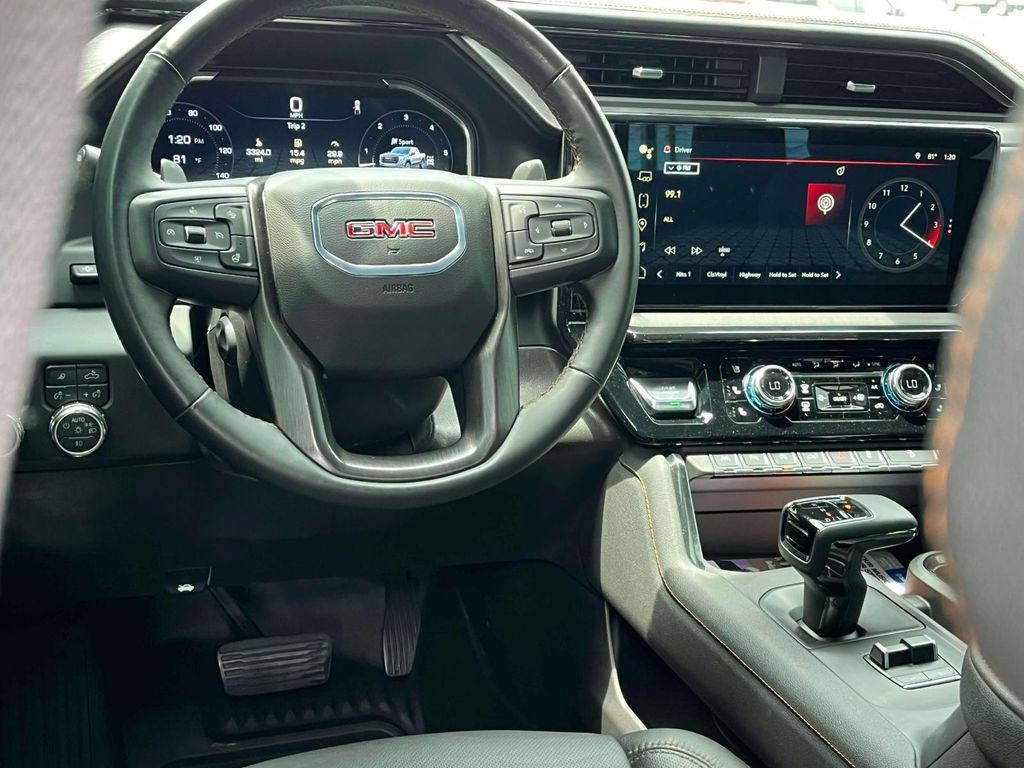 Used 2024 GMC Sierra 1500 AT4 w/ Technology Package AWD/4WD image 14