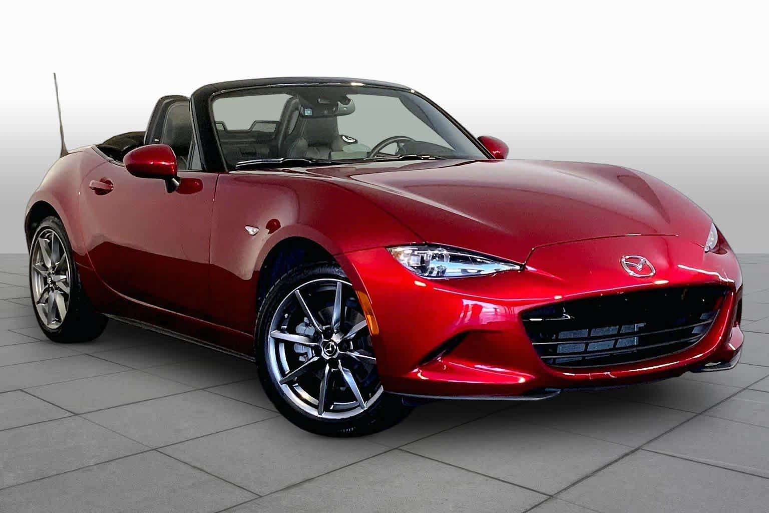 Used 2023 MAZDA MX-5 Miata Grand Touring RWD image 3