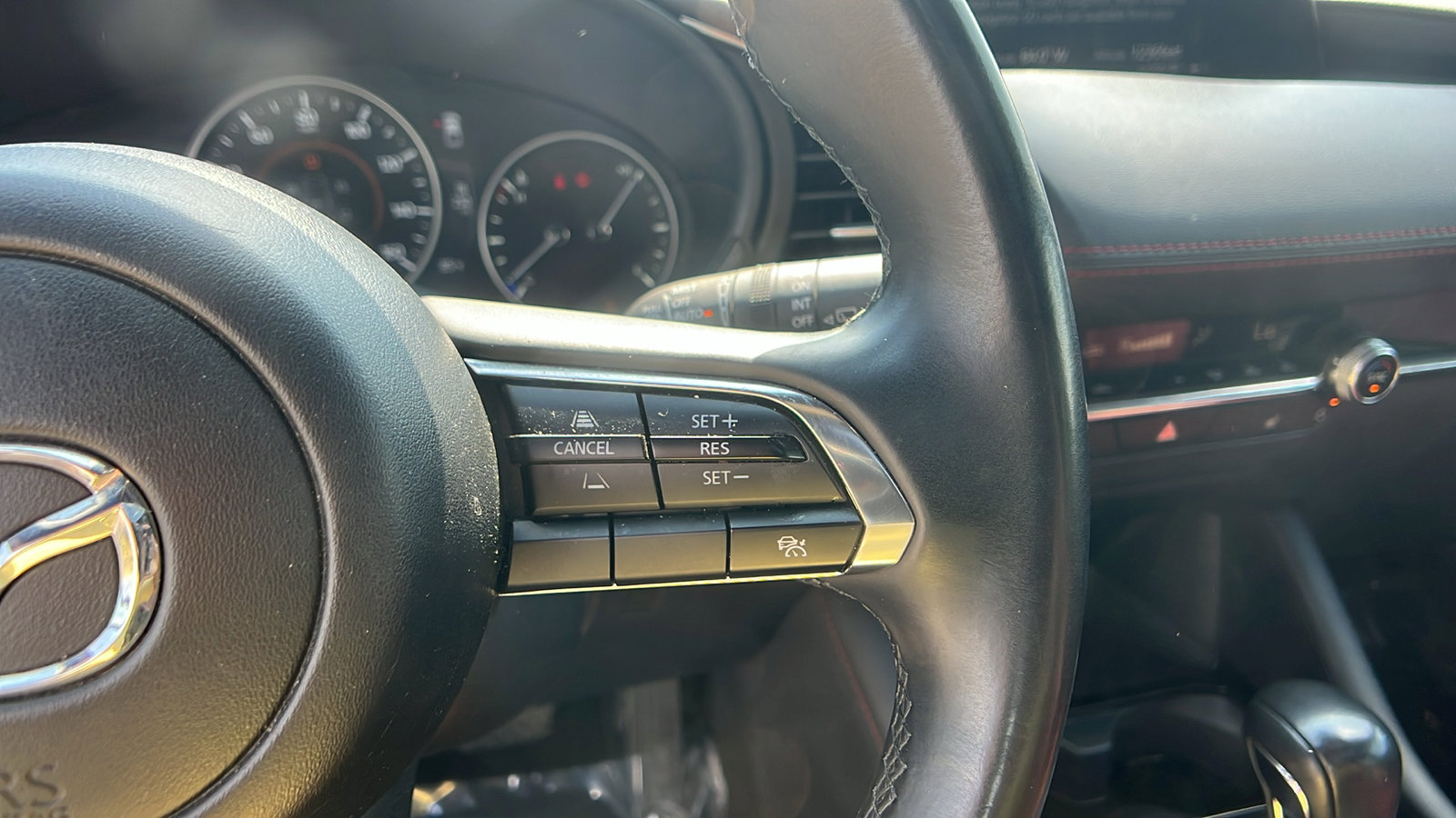 Used 2024 MAZDA MAZDA3 s image 28