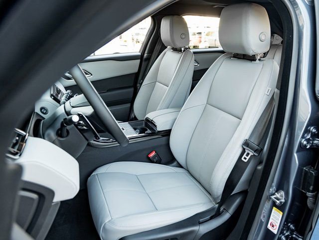 New 2026 Land Rover Range Rover Velar Dynamic SE image 13