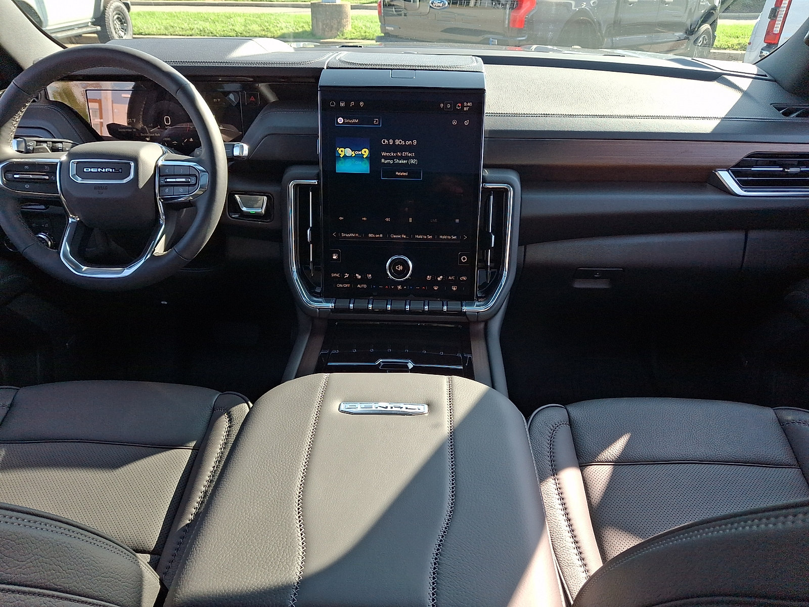 Used 2026 GMC Yukon XL Denali w/ Sun & Power Step Package AWD/4WD image 15