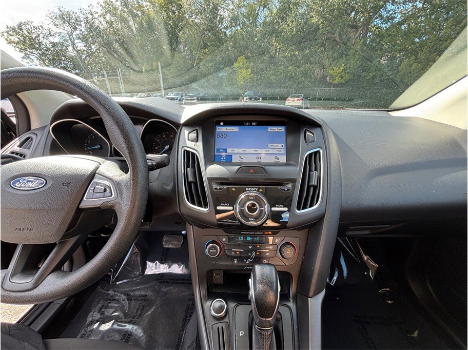 Used 2017 Ford Focus SEL image 11