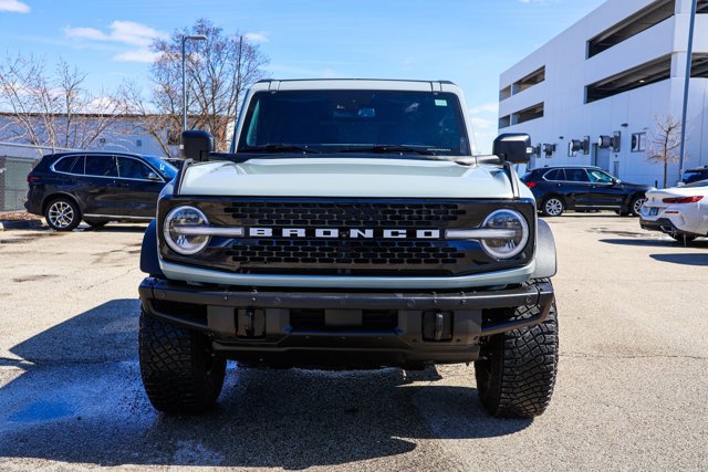 Used 2022 Ford Bronco Wildtrak image 2