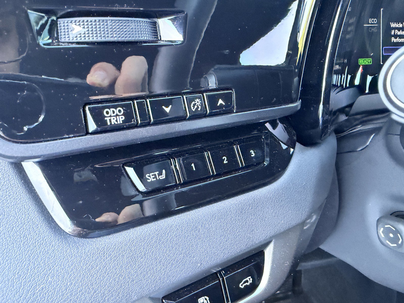Used 2025 Lexus RX 350h w/ Accessory Package (Z1) AWD/4WD image 24