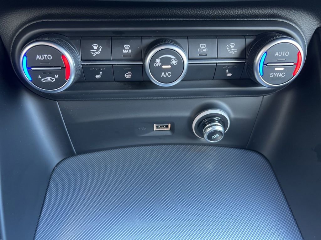 Used 2023 Alfa Romeo Stelvio Veloce AWD/4WD image 66