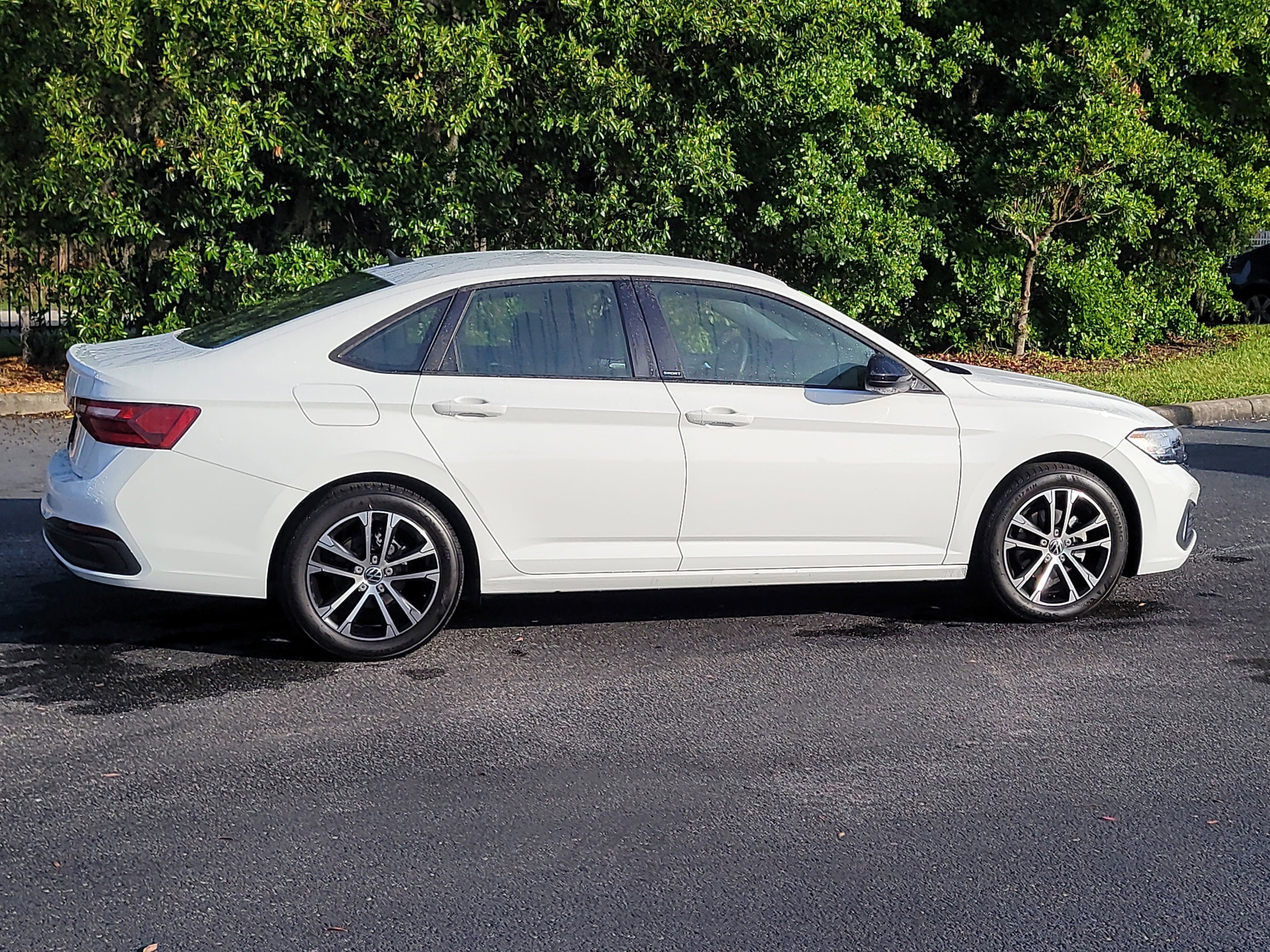 Used 2023 Volkswagen Jetta Sport image 8