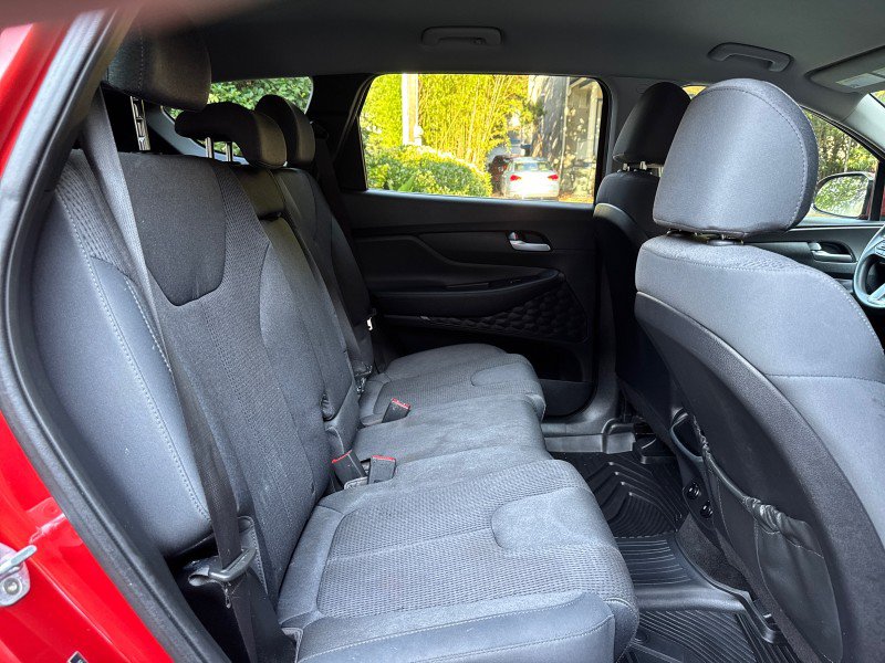 Used 2019 Hyundai Santa Fe SE FWD image 28