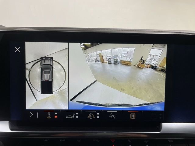 Used 2025 Chevrolet Silverado 1500 LT Trail Boss w/ LT Trail Boss Premium Package image 17